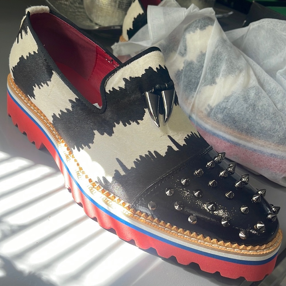 New shoes size 9 spikes cow